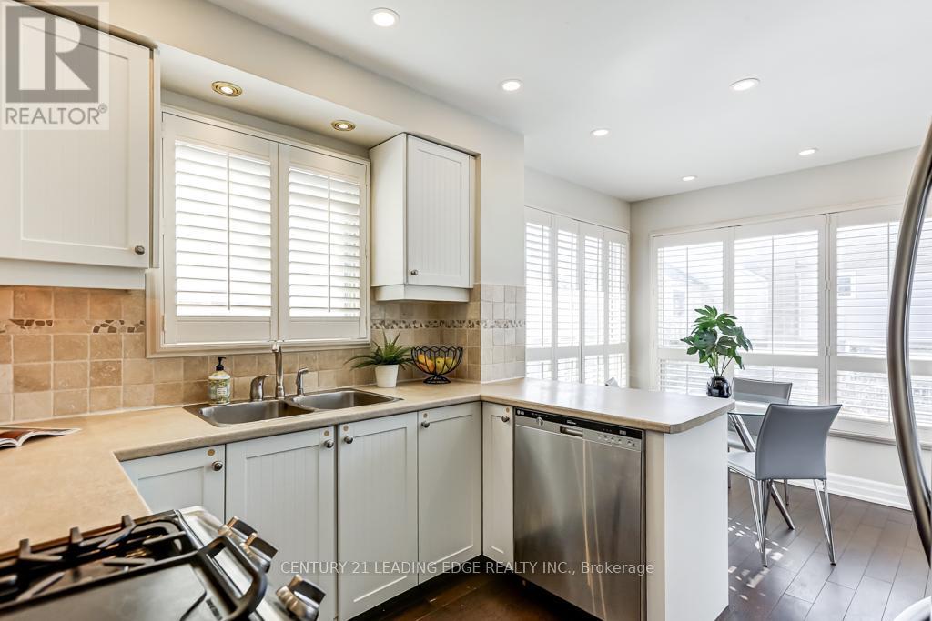 10 Empson Court, Ajax (South West), Ontario  L1S 3Y3 - Photo 9 - E12853604