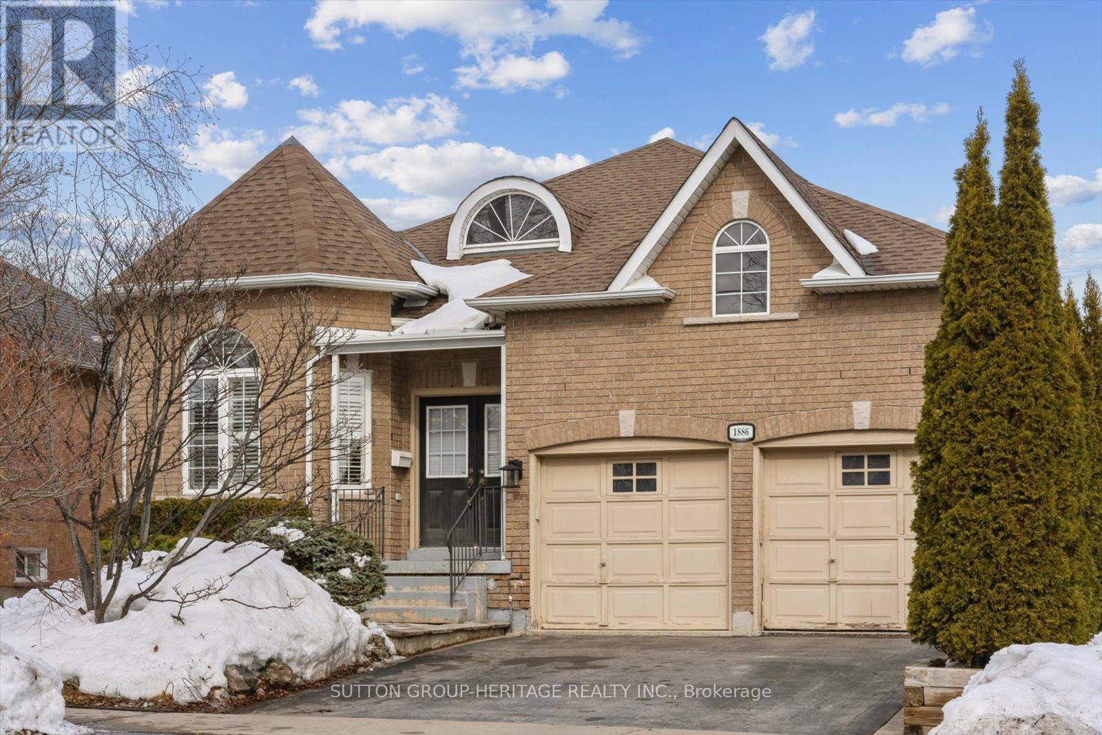 1886 PINE GROVE AVENUE, Pickering, Ontario