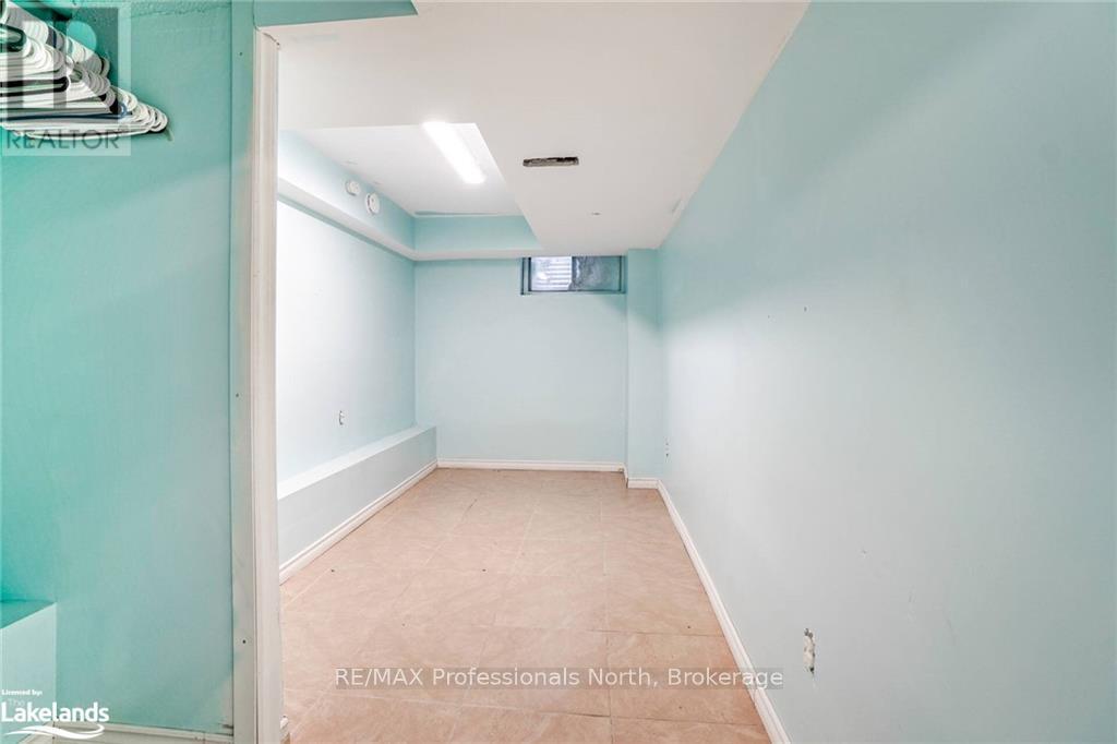 214 Gerrard Street E, Toronto, Ontario  M5A 2E6 - Photo 34 - C12853706