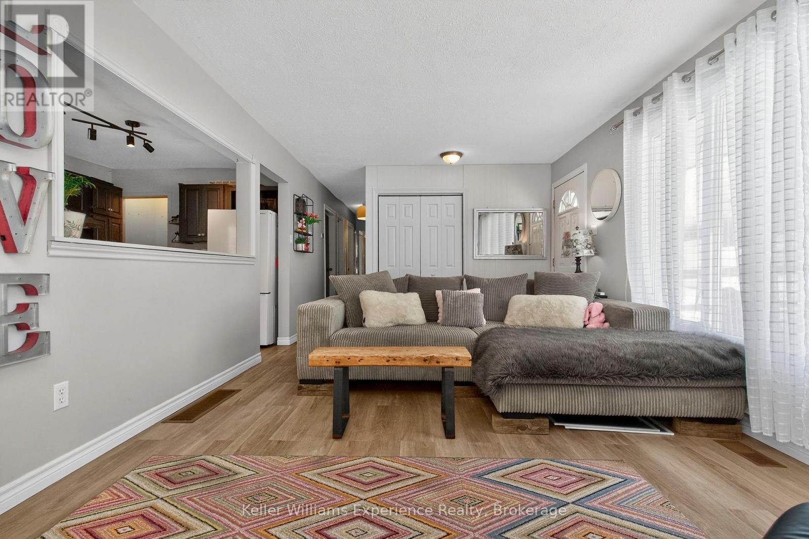 229 Mountain Avenue, Tay, Ontario  L0K 2C0 - Photo 18 - S12853654