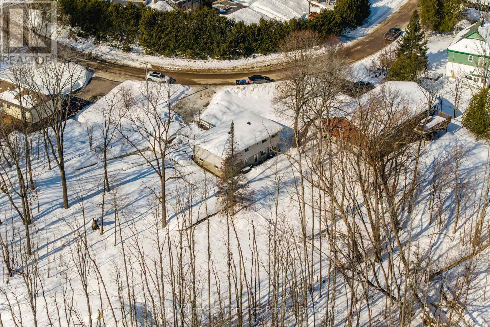 229 Mountain Avenue, Tay, Ontario  L0K 2C0 - Photo 35 - S12853654