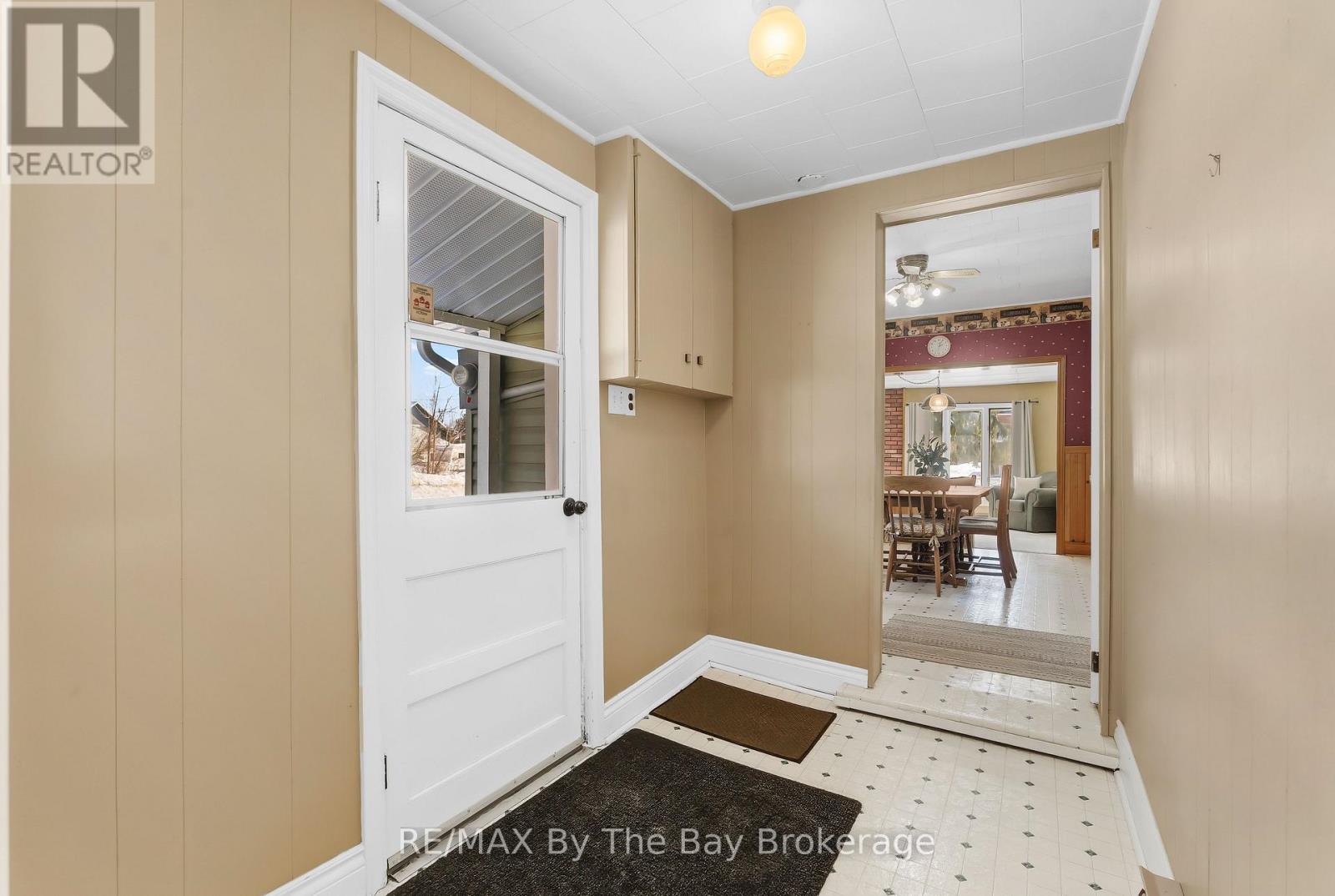 10 Wellington Street N, Clearview, Ontario  L0M 1G0 - Photo 3 - S12853678