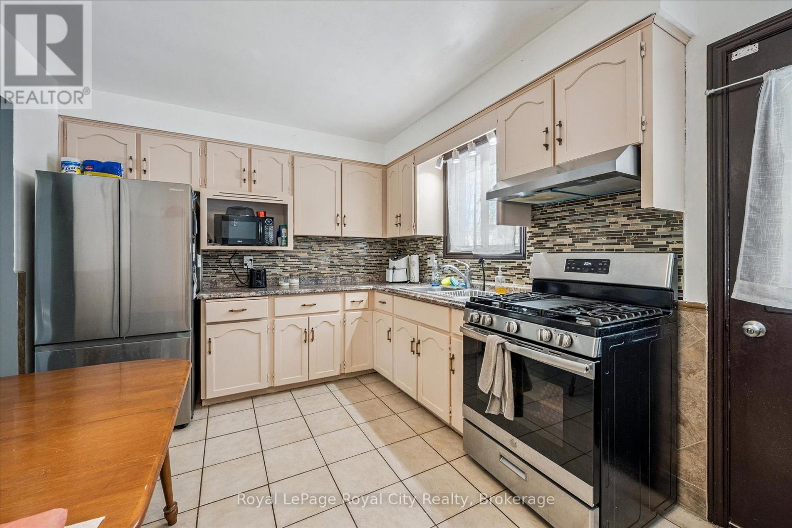 668 Edinburgh Road S, Guelph, Ontario  N1G 4H8 - Photo 9 - X12853642