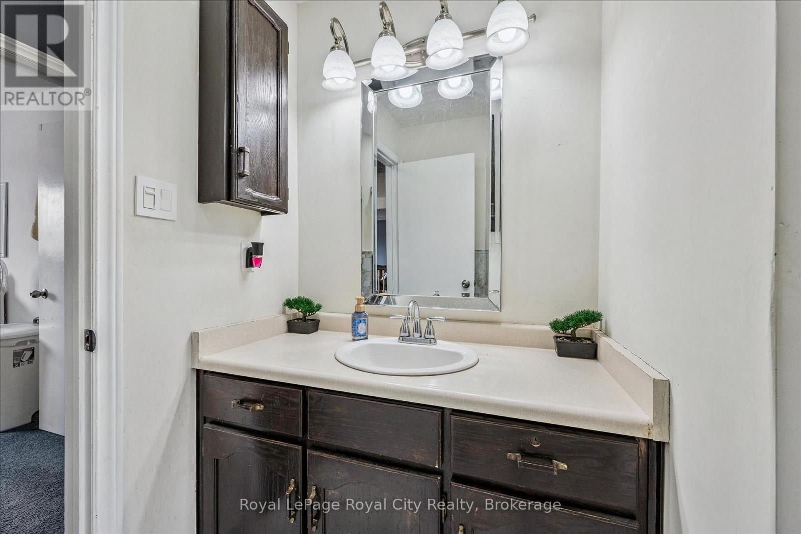 668 Edinburgh Road S, Guelph, Ontario  N1G 4H8 - Photo 17 - X12853642