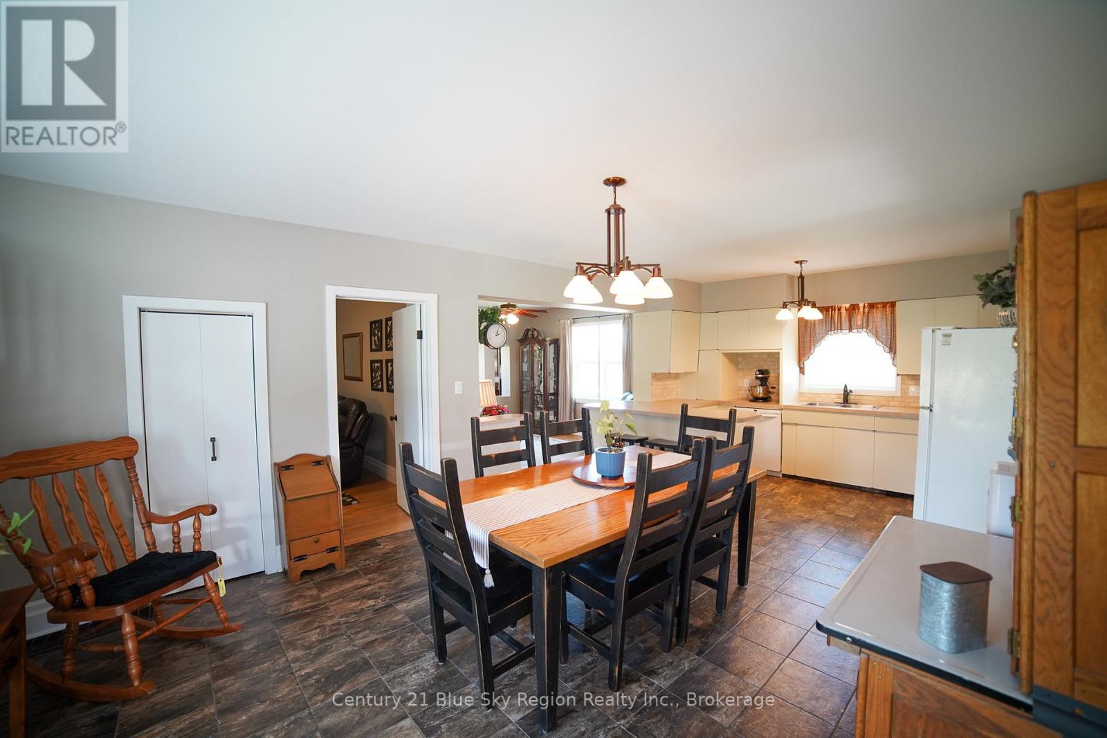 802 Piquette Road, West Nipissing, Ontario  P0H 2M0 - Photo 13 - X12853536