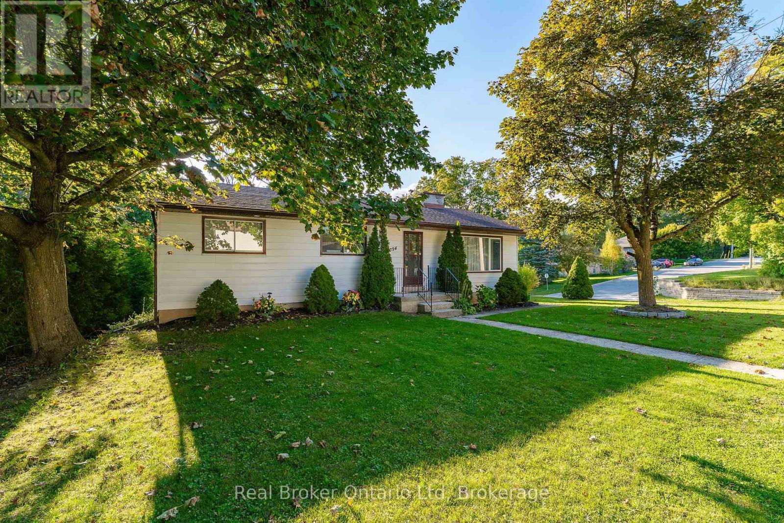 394 Queen Street N, West Grey, Ontario  N0G 1R0 - Photo 2 - X12853650