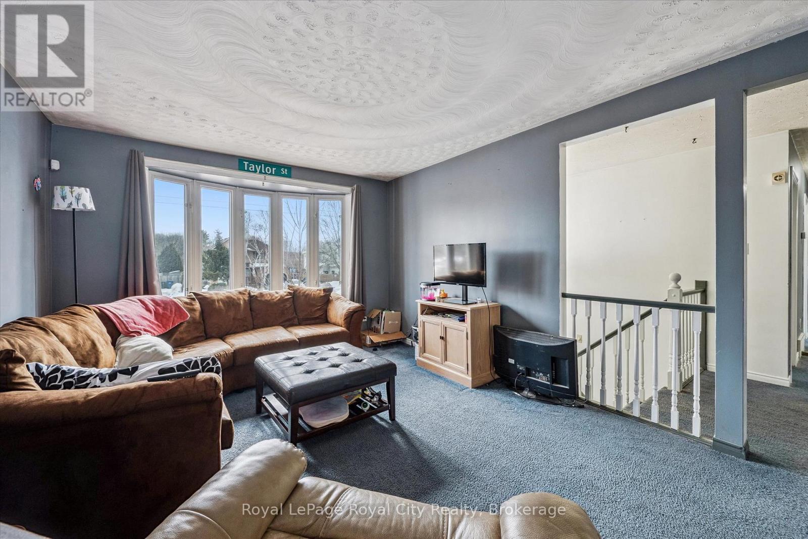 668 Edinburgh Road S, Guelph, Ontario  N1G 4H8 - Photo 3 - X12853642