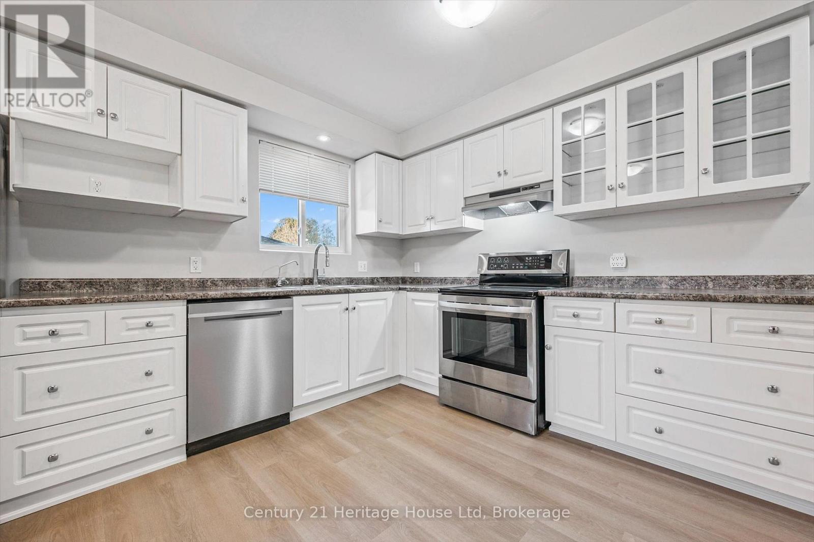 126 Forfar Street E, Centre Wellington, Ontario  N1M 1B2 - Photo 11 - X12853674