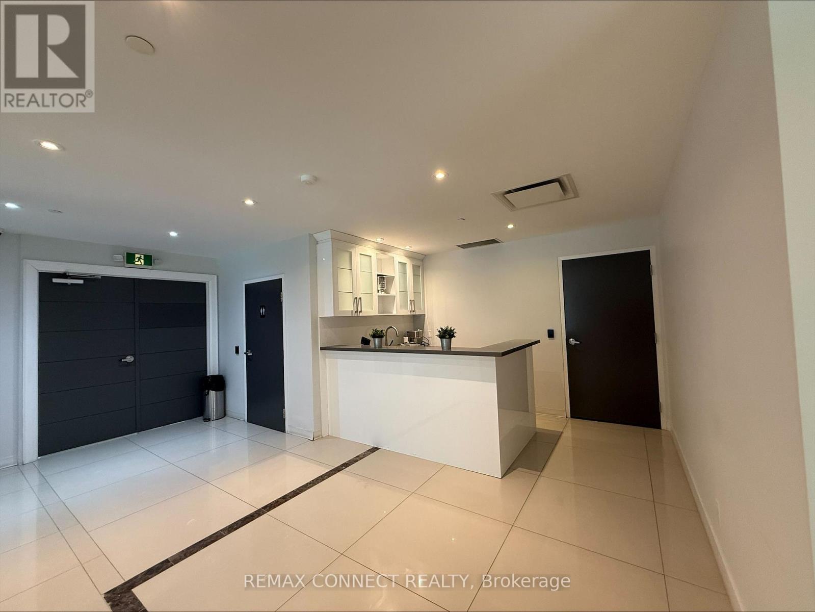 1 - 290 Caldari Road, Vaughan (Concord), Ontario  L4K 4J4 - Photo 3 - N12853426