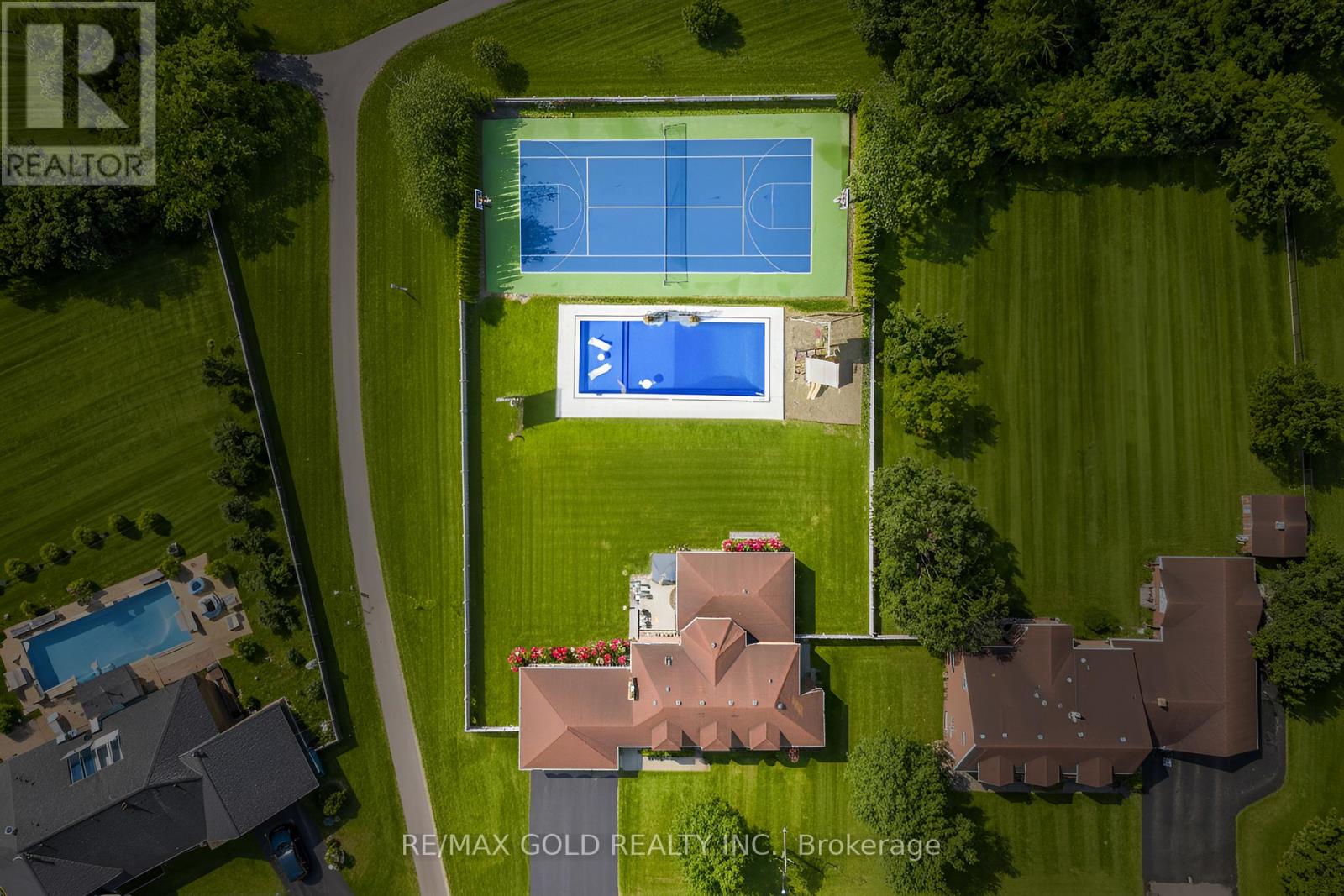 72 Goodfellow Crescent, King (Nobleton), Ontario  L0G 1N0 - Photo 3 - N12853440