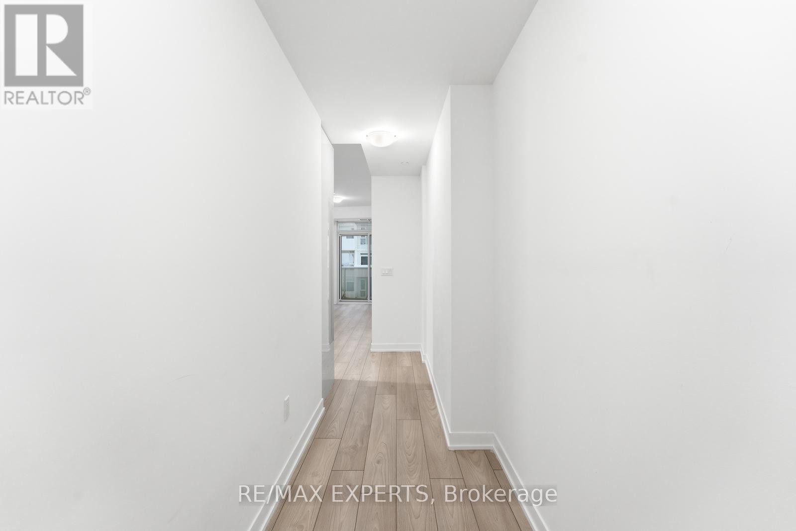 1101 - 474 Caldari Road, Vaughan (Concord), Ontario  L4K 0R5 - Photo 4 - N12853568