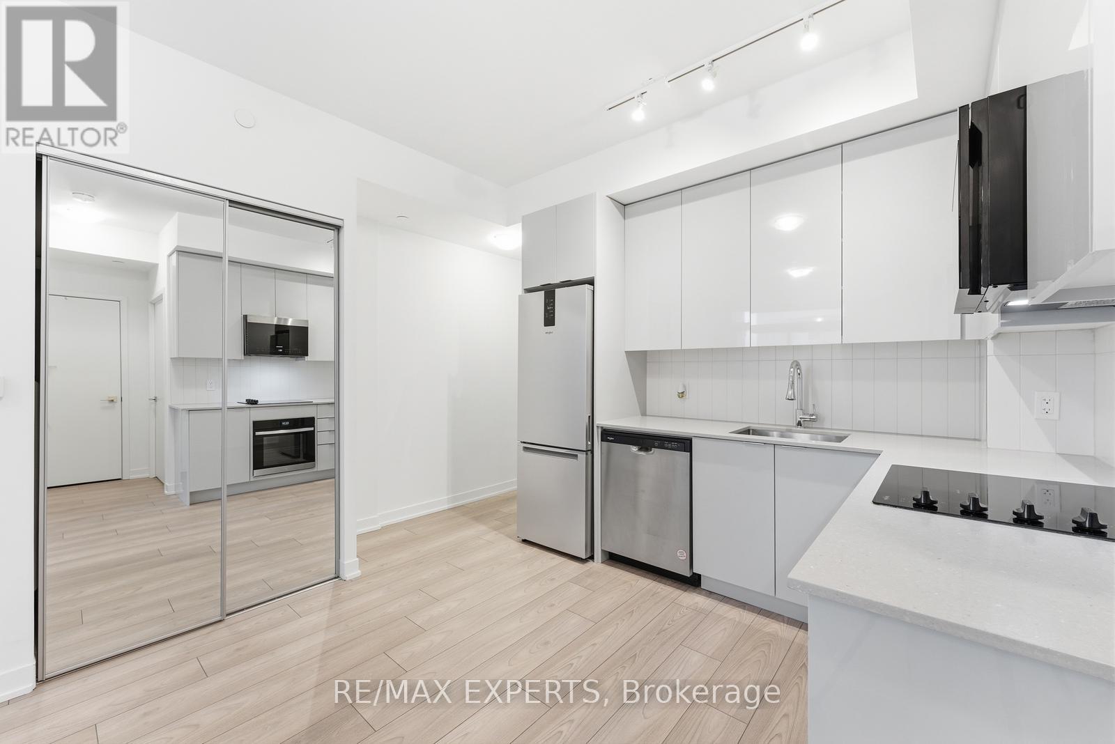 1101 - 474 Caldari Road, Vaughan (Concord), Ontario  L4K 0R5 - Photo 8 - N12853568