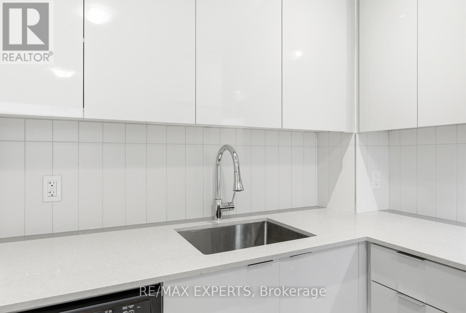 1101 - 474 Caldari Road, Vaughan (Concord), Ontario  L4K 0R5 - Photo 9 - N12853568