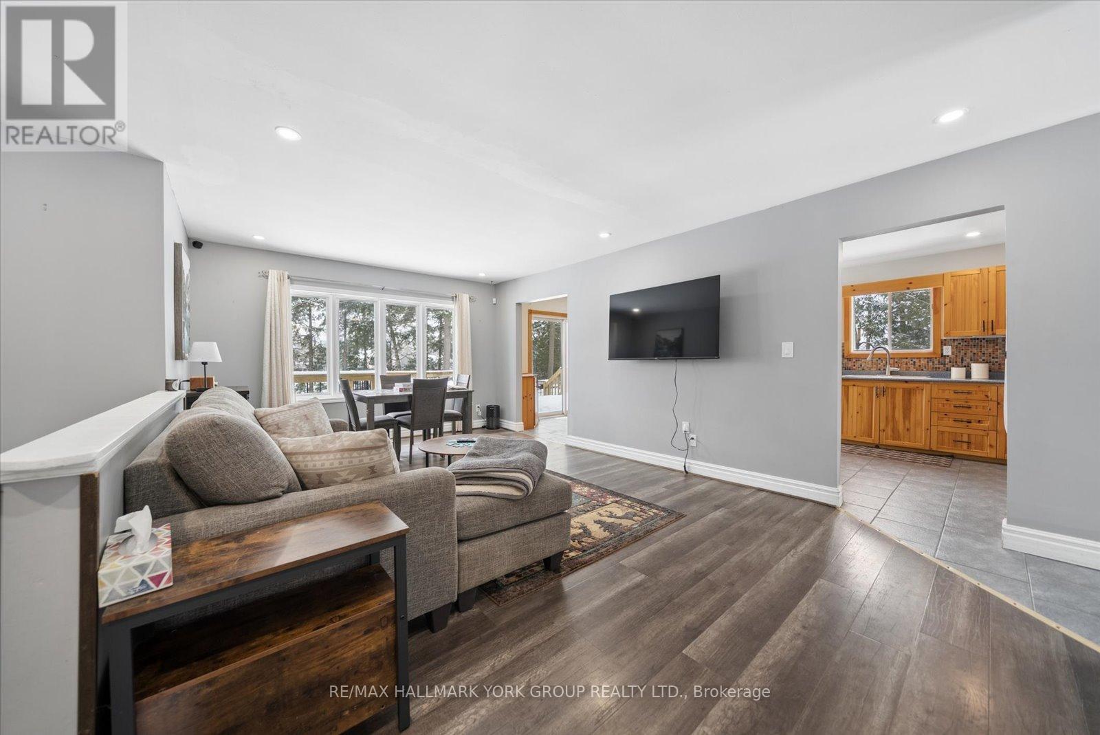 57 Halmar Park Road, Georgina, Ontario  L0E 1N0 - Photo 12 - N12853580