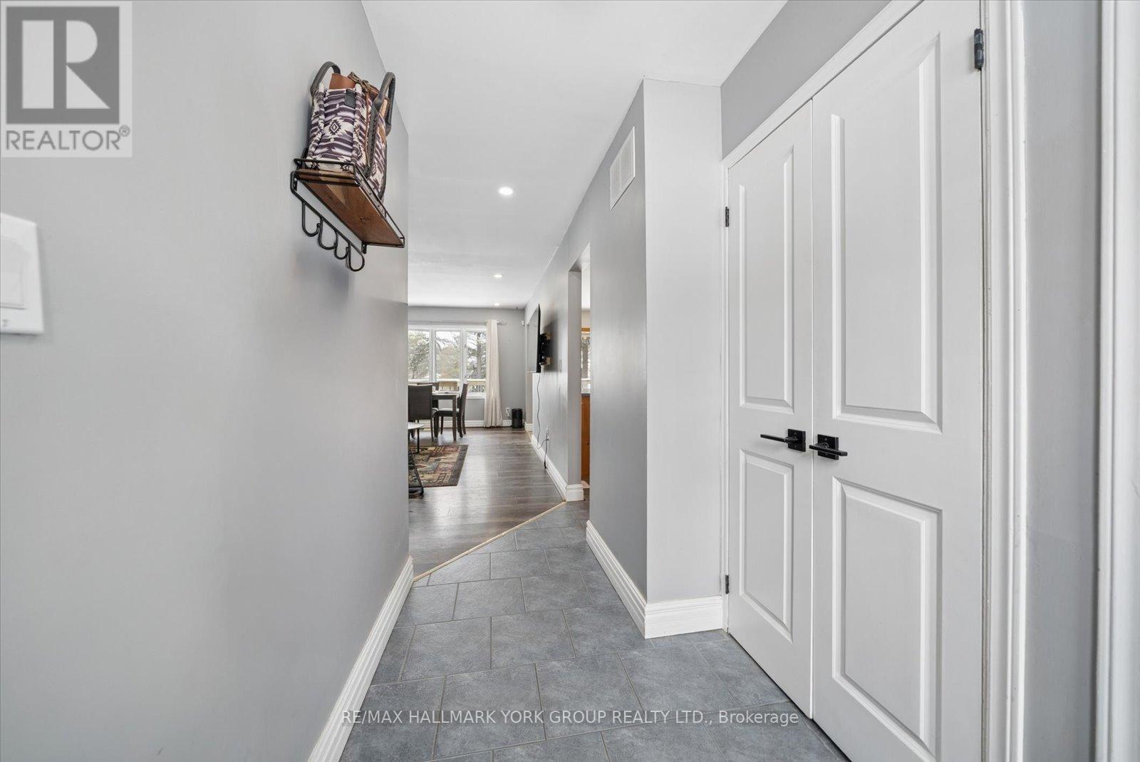 57 Halmar Park Road, Georgina, Ontario  L0E 1N0 - Photo 8 - N12853580