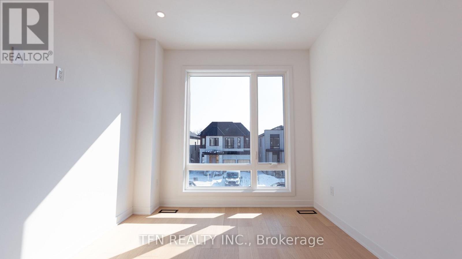 12 Imogene Court, Richmond Hill (Langstaff), Ontario  L4C 6J7 - Photo 14 - N12853584