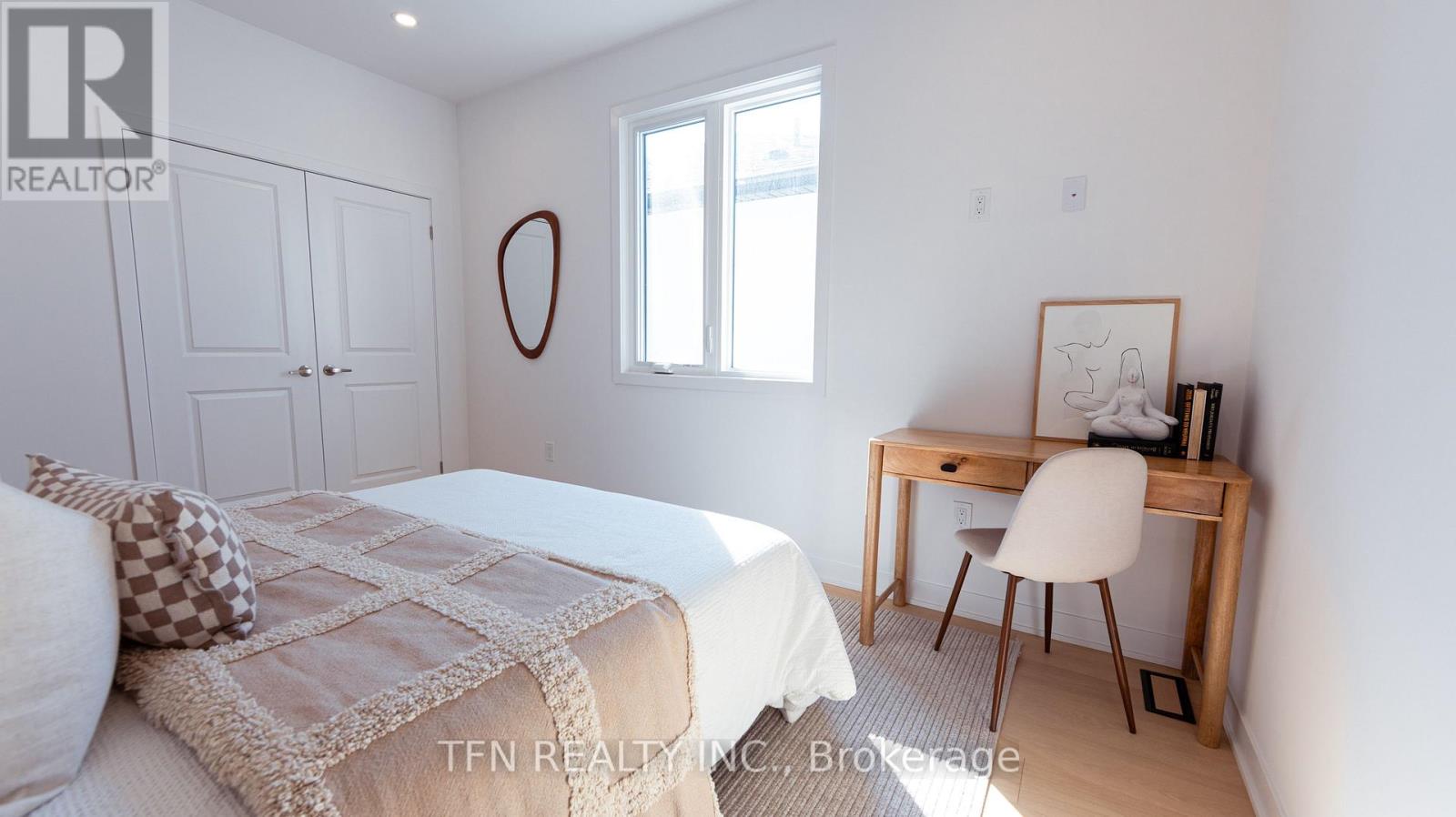 12 Imogene Court, Richmond Hill (Langstaff), Ontario  L4C 6J7 - Photo 9 - N12853584