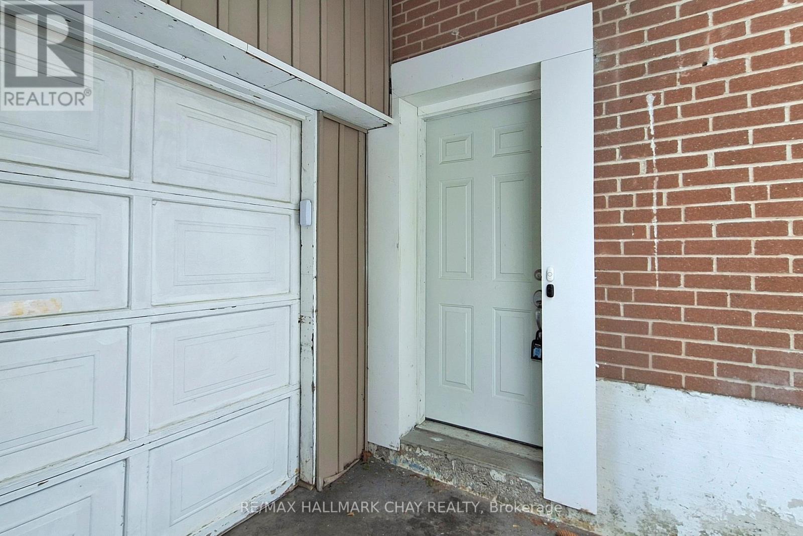 Lower - 1 Davidson Road, Aurora, Ontario  L4G 2A9 - Photo 2 - N12853640