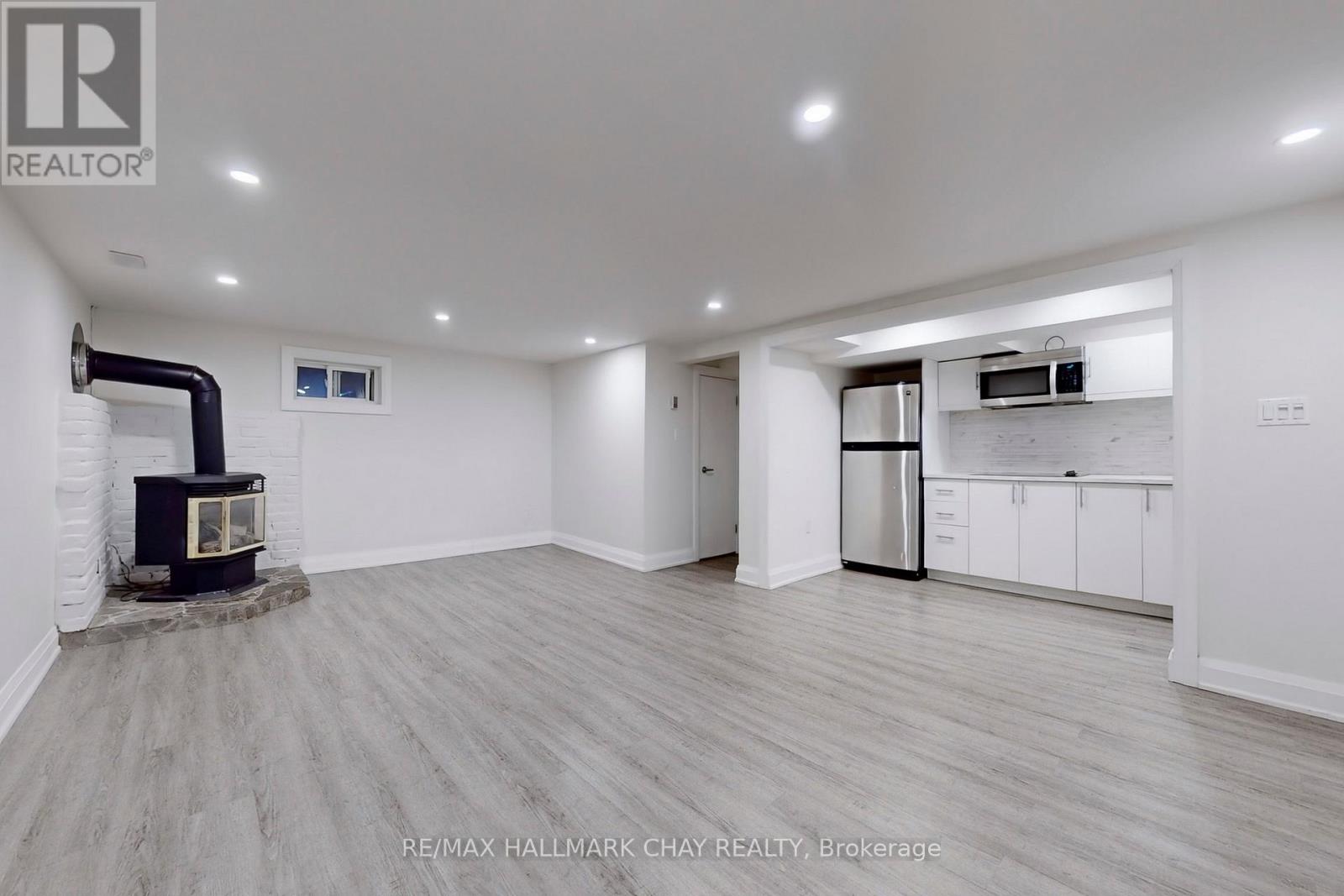 Lower - 1 Davidson Road, Aurora, Ontario  L4G 2A9 - Photo 5 - N12853640