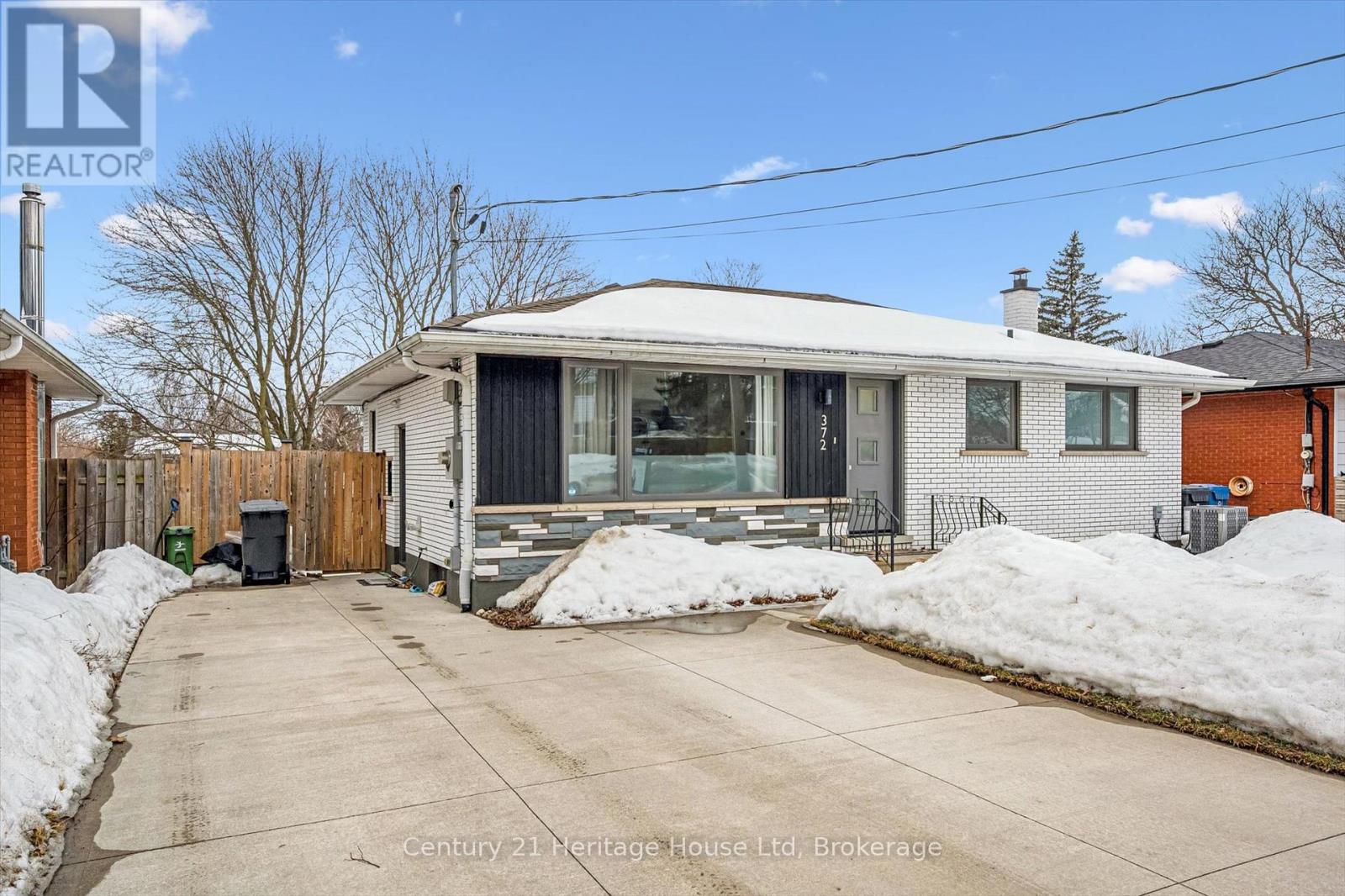 372 Victoria Road N, Guelph, Ontario  N1E 5J7 - Photo 2 - X12853668