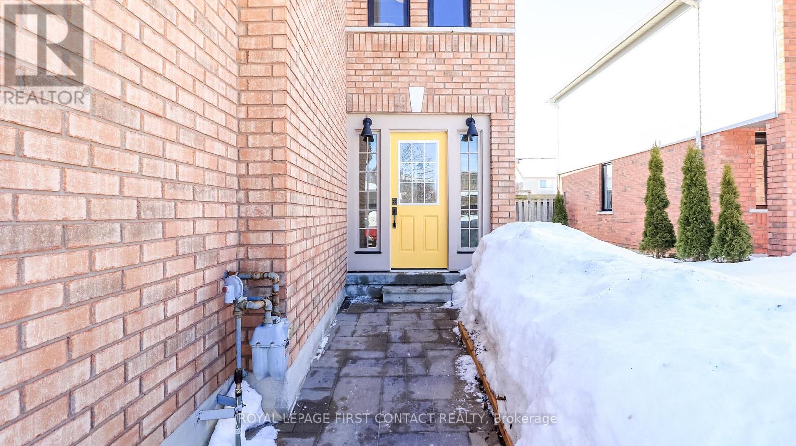 34 Ridwell Street, Barrie (Edgehill Drive), Ontario  L4N 0W7 - Photo 3 - S12853364