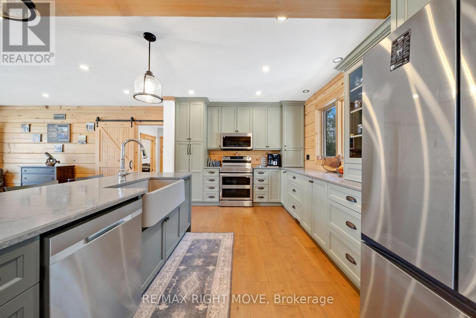 1935 Mcleod Drive, Severn, Ontario  P0E 1N0 - Photo 15 - S12853464