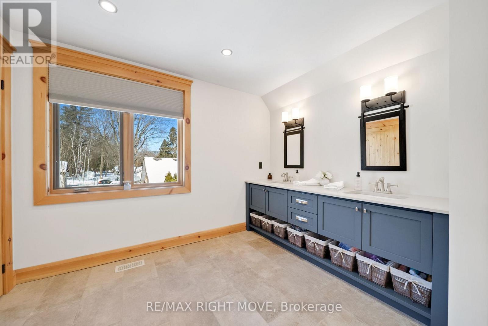 1935 Mcleod Drive, Severn, Ontario  P0E 1N0 - Photo 24 - S12853464