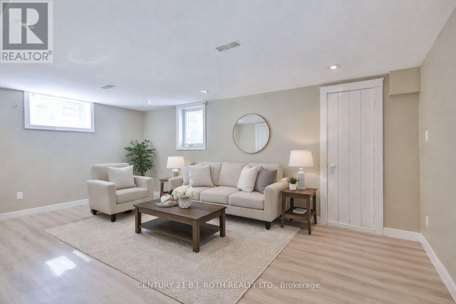 63 Davidson Street, Barrie (Wellington), Ontario  L4M 3S2 - Photo 11 - S12853546