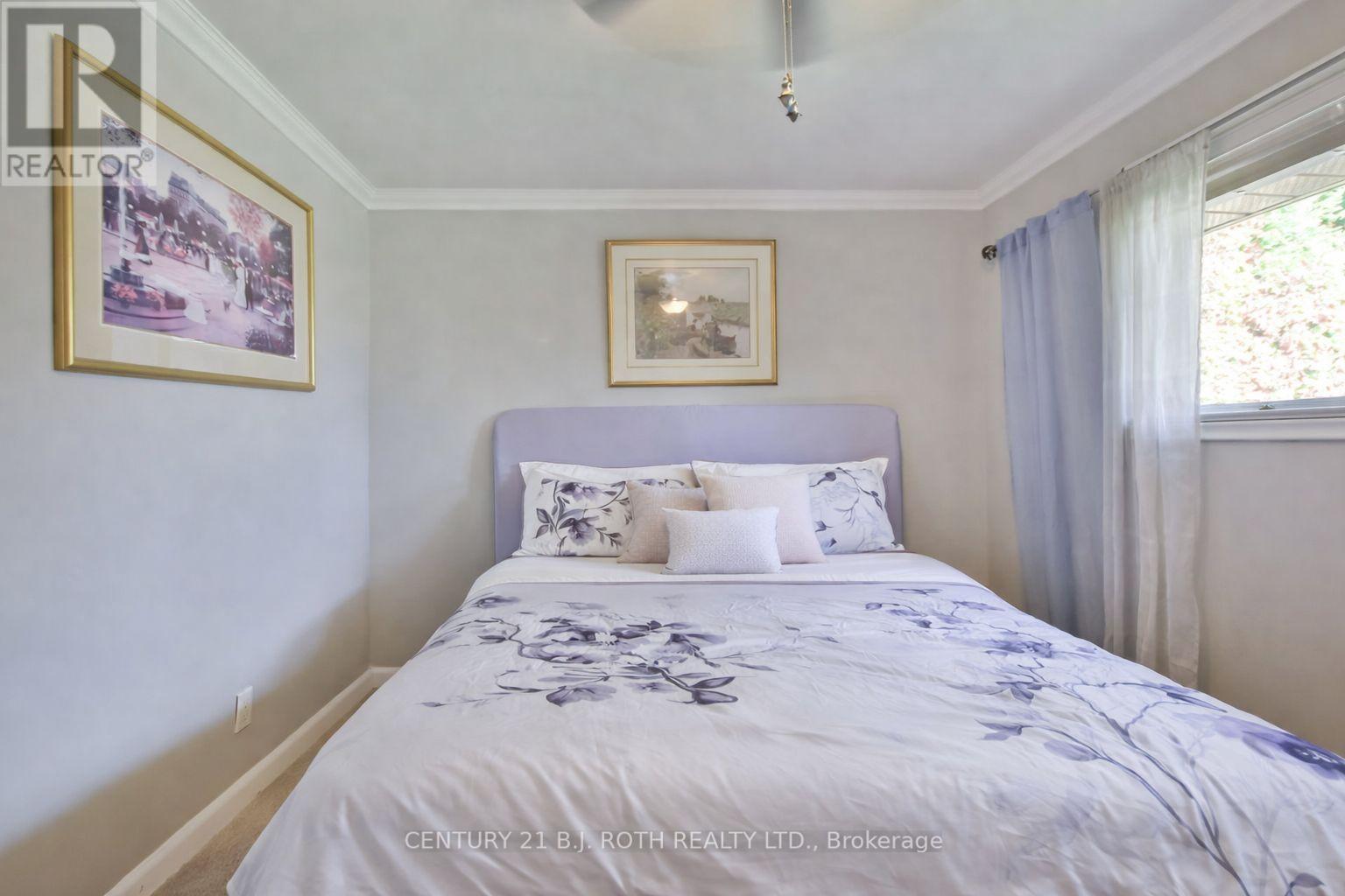 63 Davidson Street, Barrie (Wellington), Ontario  L4M 3S2 - Photo 12 - S12853546