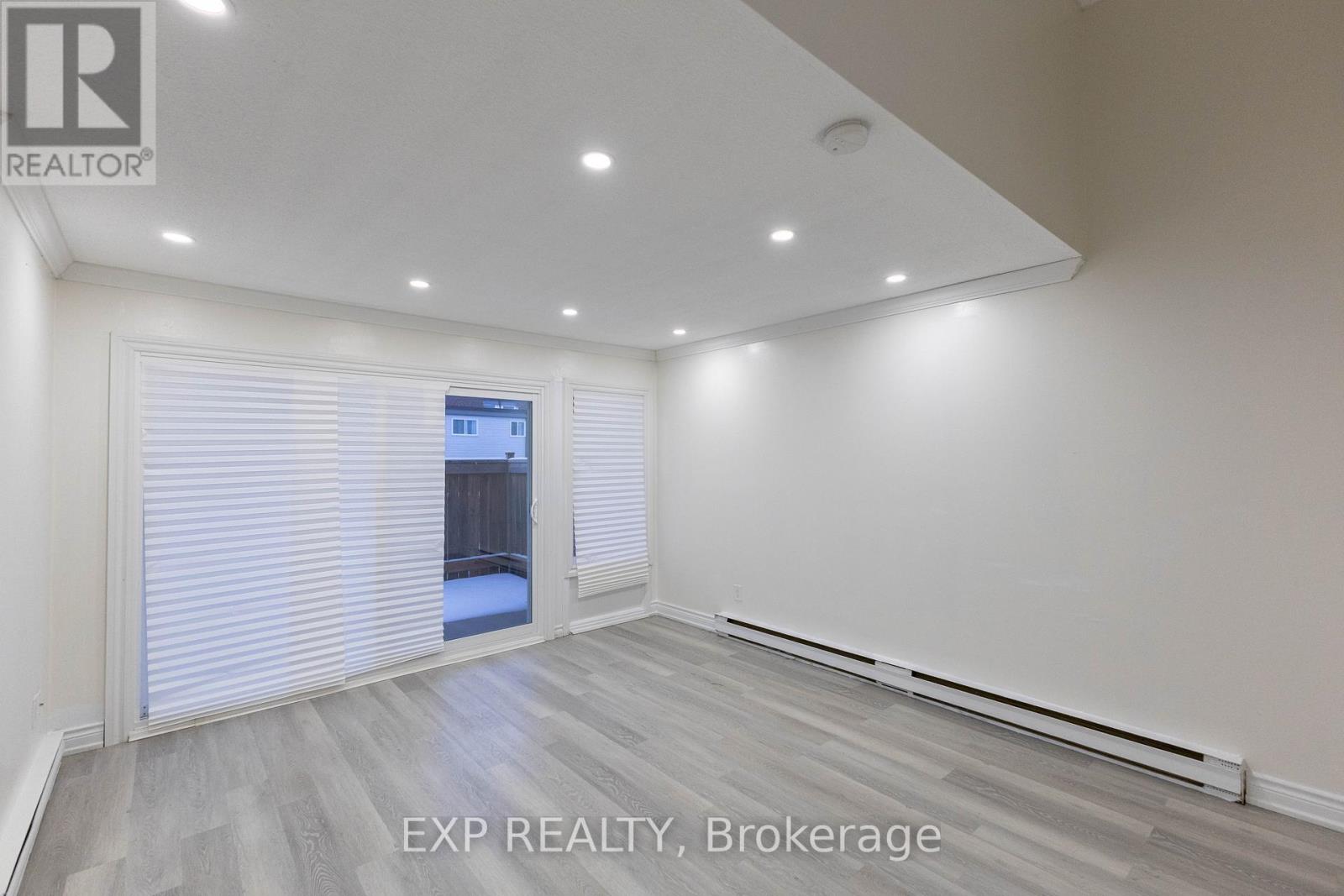 120 - 248 Milestone Crescent, Aurora, Ontario  L4G 3M2 - Photo 3 - N12853438