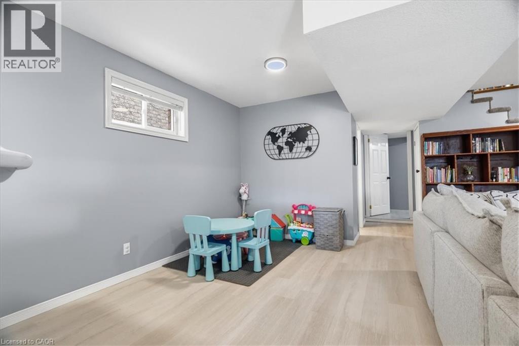 256 Grey Fox Drive, Kitchener, Ontario  N2E 3N4 - Photo 29 - 40809740