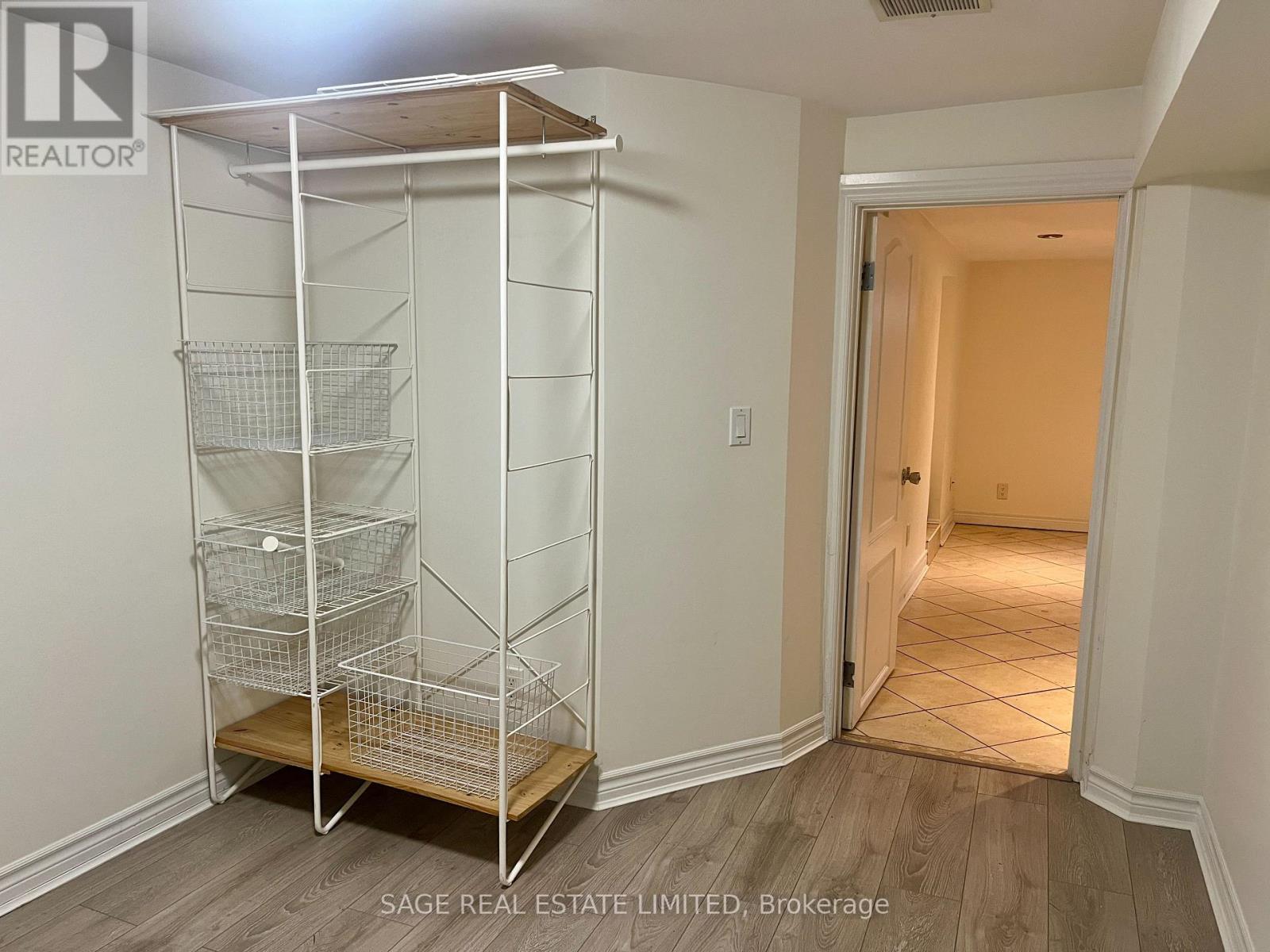 Lower - 417 Crawford Street, Toronto, Ontario  M6G 3J7 - Photo 12 - C12841574