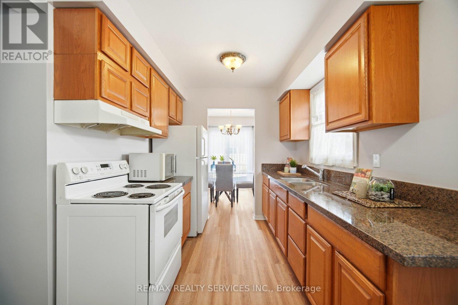 16 Ferri Crescent, Brampton, Ontario  L6Z 1R9 - Photo 19 - W12853322