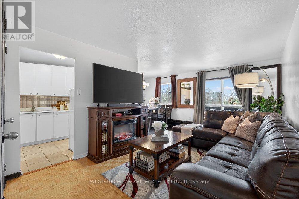 401 - 1275 Silver Spear Road, Mississauga, Ontario  L4Y 2W7 - Photo 3 - W12853372