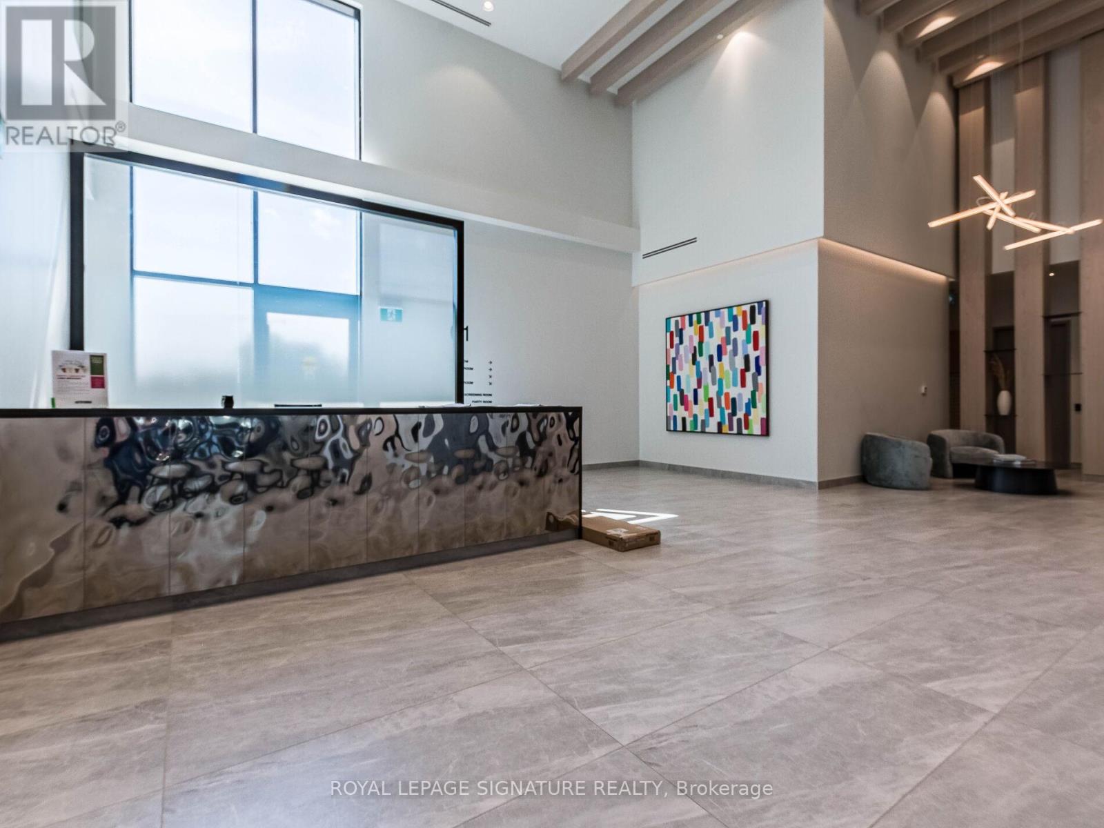 622 - 86 Dundas Street E, Mississauga, Ontario  L5A 1W4 - Photo 3 - W12853384