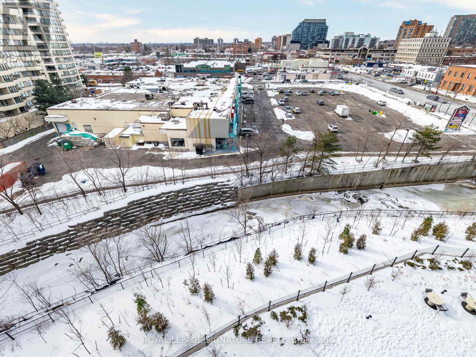 622 - 86 Dundas Street E, Mississauga, Ontario  L5A 1W4 - Photo 36 - W12853384