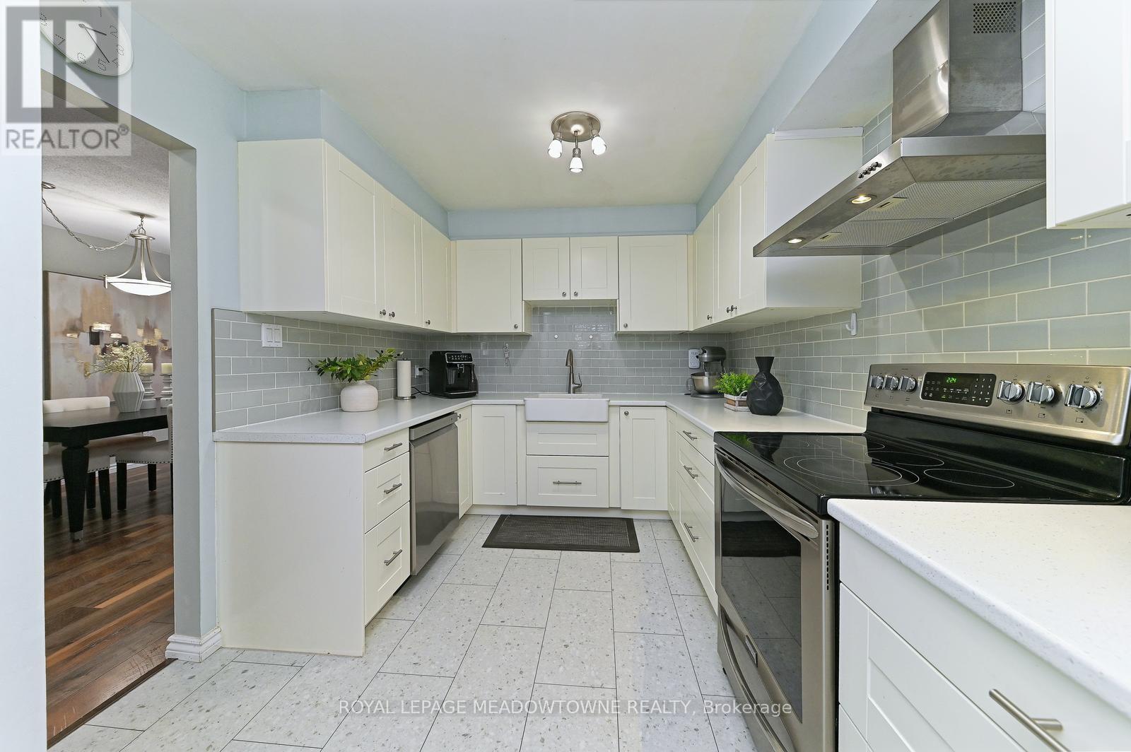 74 - 80 Lynden Circle, Halton Hills, Ontario  L7G 4Y8 - Photo 6 - W12853436