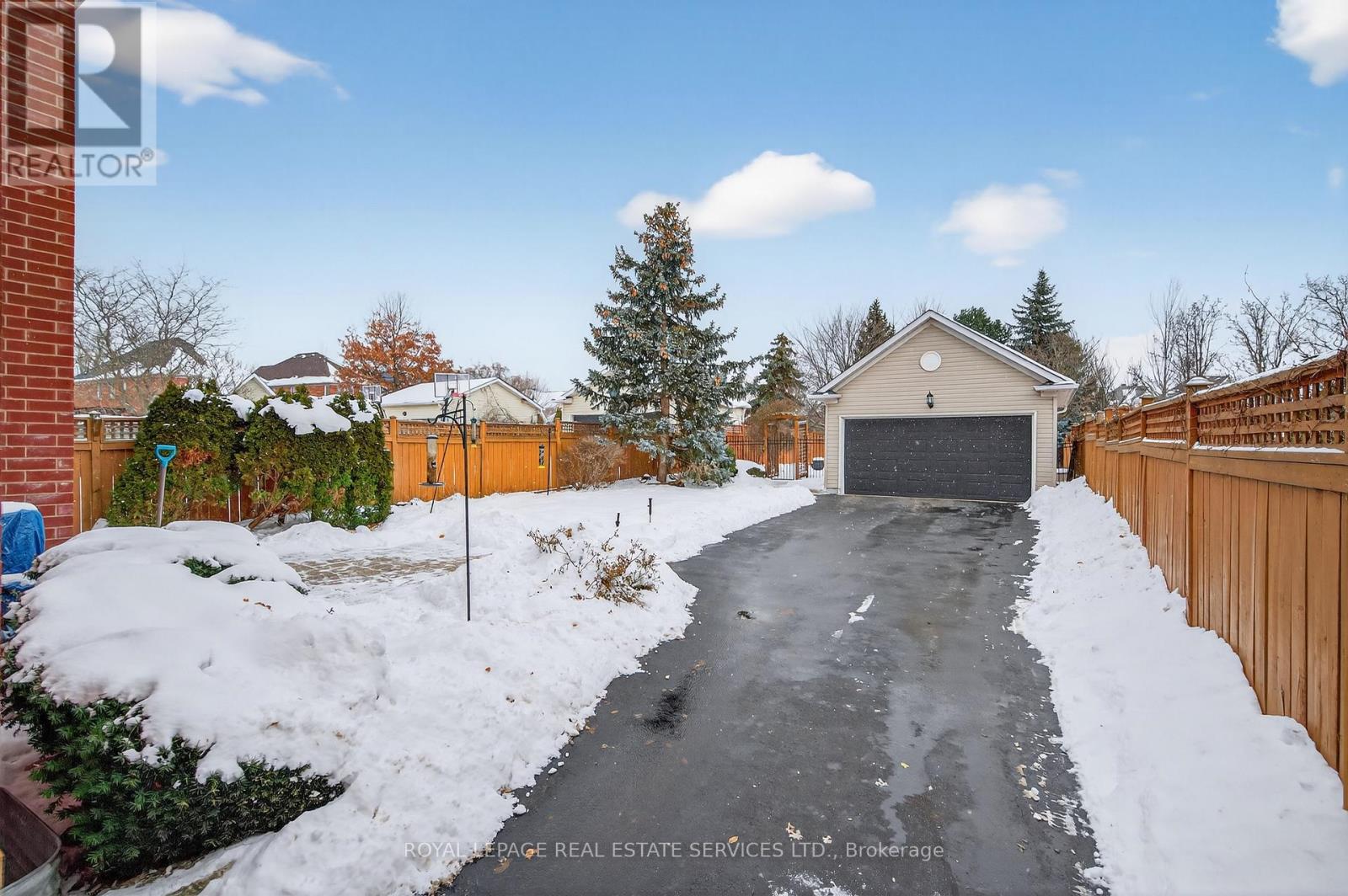 2393 Ennerdale Road, Oakville, Ontario  L6H 6N5 - Photo 40 - W12853454