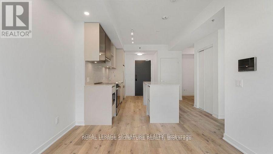 713 - 405 Dundas Street W, Oakville, Ontario  L6M 4P9 - Photo 10 - W12853528