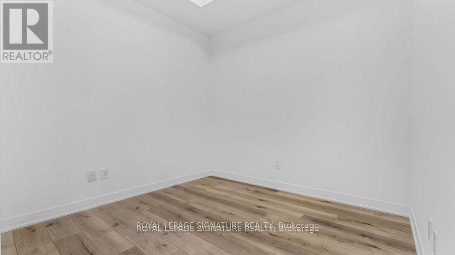 713 - 405 Dundas Street W, Oakville, Ontario  L6M 4P9 - Photo 16 - W12853528