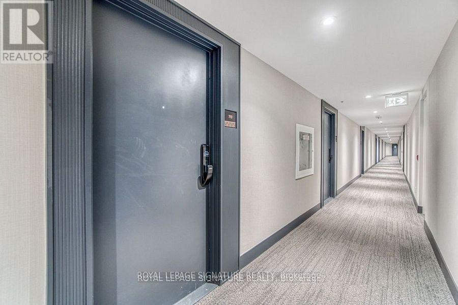 713 - 405 Dundas Street W, Oakville, Ontario  L6M 4P9 - Photo 3 - W12853528