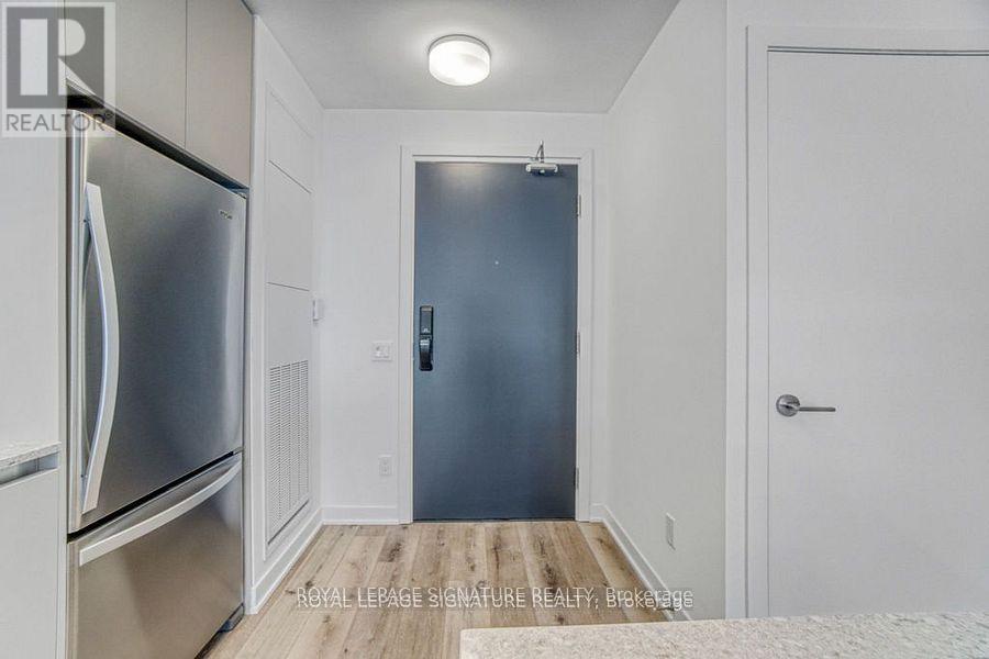 713 - 405 Dundas Street W, Oakville, Ontario  L6M 4P9 - Photo 5 - W12853528