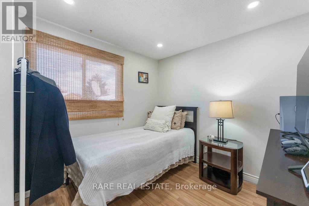 45 Fanshawe Drive, Brampton (Heart Lake West), Ontario  L6Z 1A7 - Photo 11 - W12853542