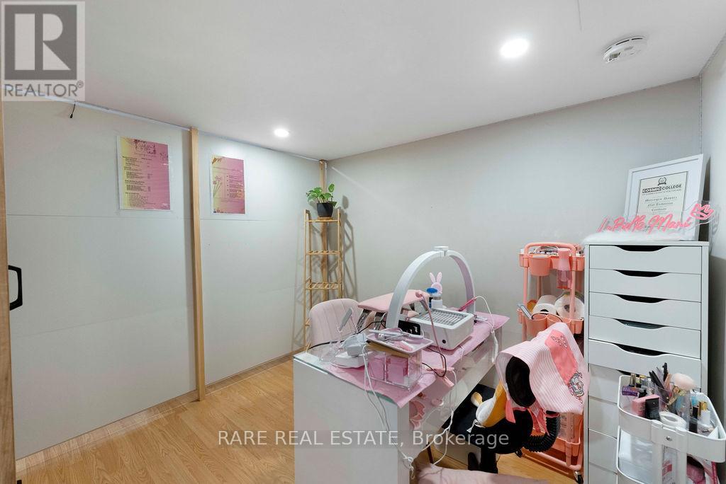 45 Fanshawe Drive, Brampton (Heart Lake West), Ontario  L6Z 1A7 - Photo 38 - W12853542