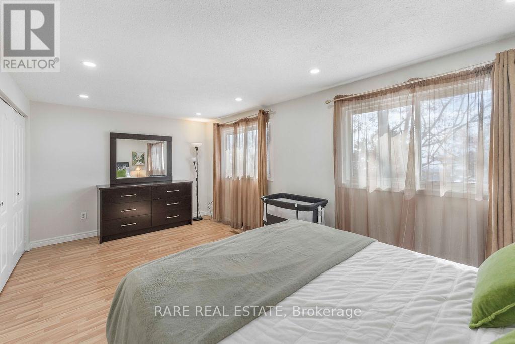 45 Fanshawe Drive, Brampton (Heart Lake West), Ontario  L6Z 1A7 - Photo 8 - W12853542