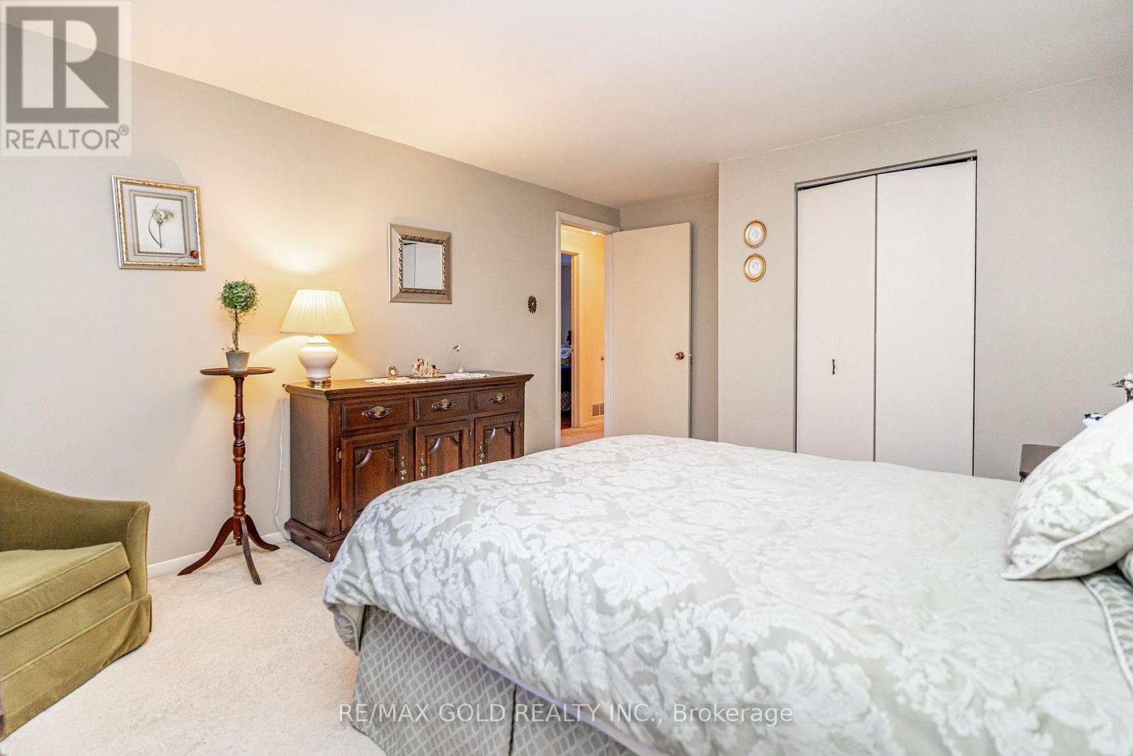 6 Eldon Court, Brampton, Ontario  L6T 2B9 - Photo 13 - W12853606