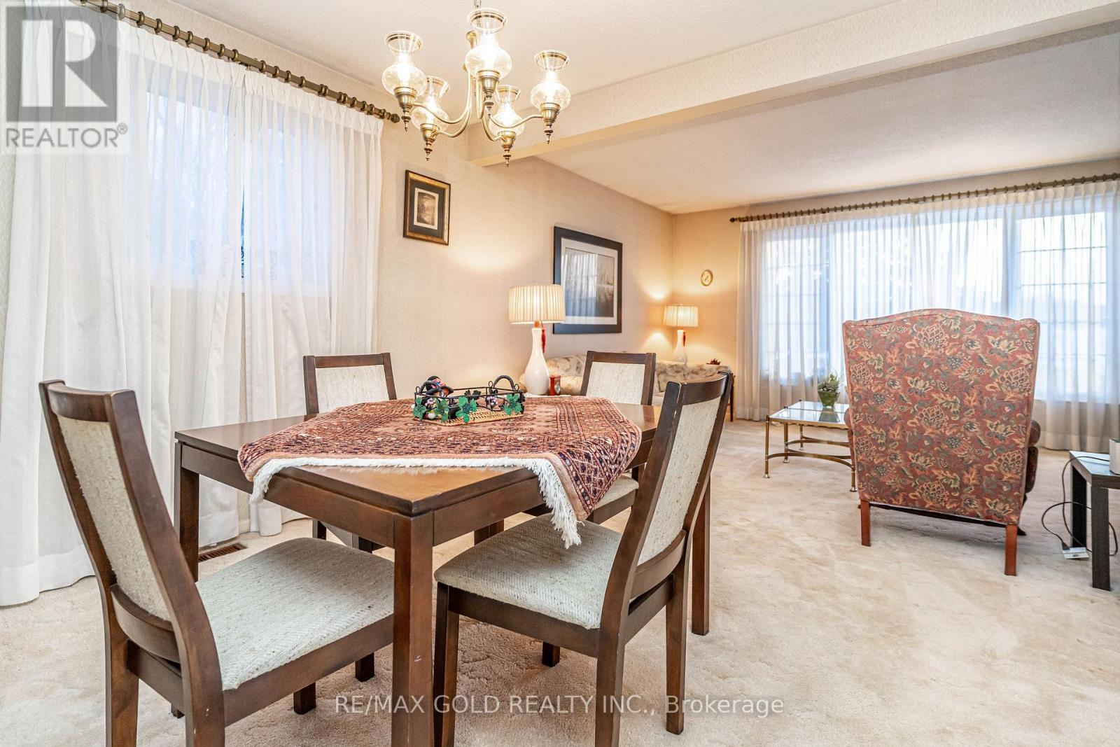 6 Eldon Court, Brampton, Ontario  L6T 2B9 - Photo 7 - W12853606