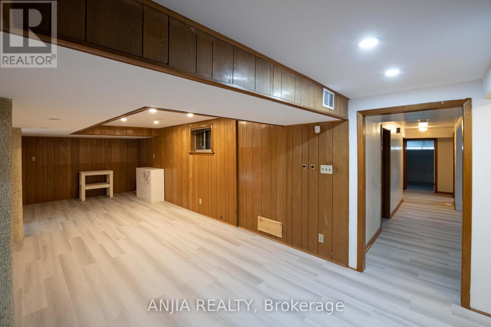 148 Katherine Road, Toronto, Ontario  M3K 1J2 - Photo 6 - W12853664