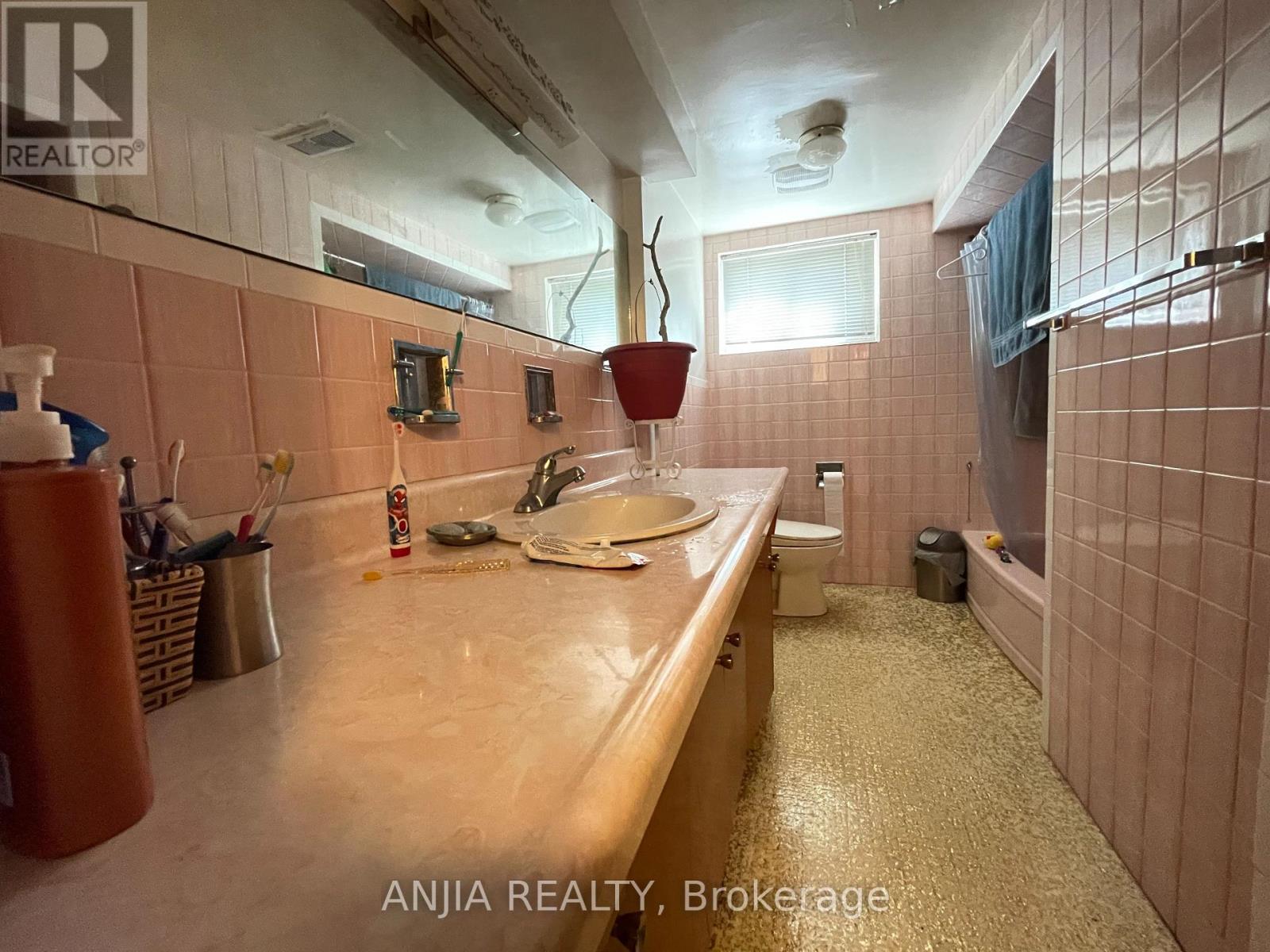 148 Katherine Road, Toronto, Ontario  M3K 1J2 - Photo 8 - W12853664