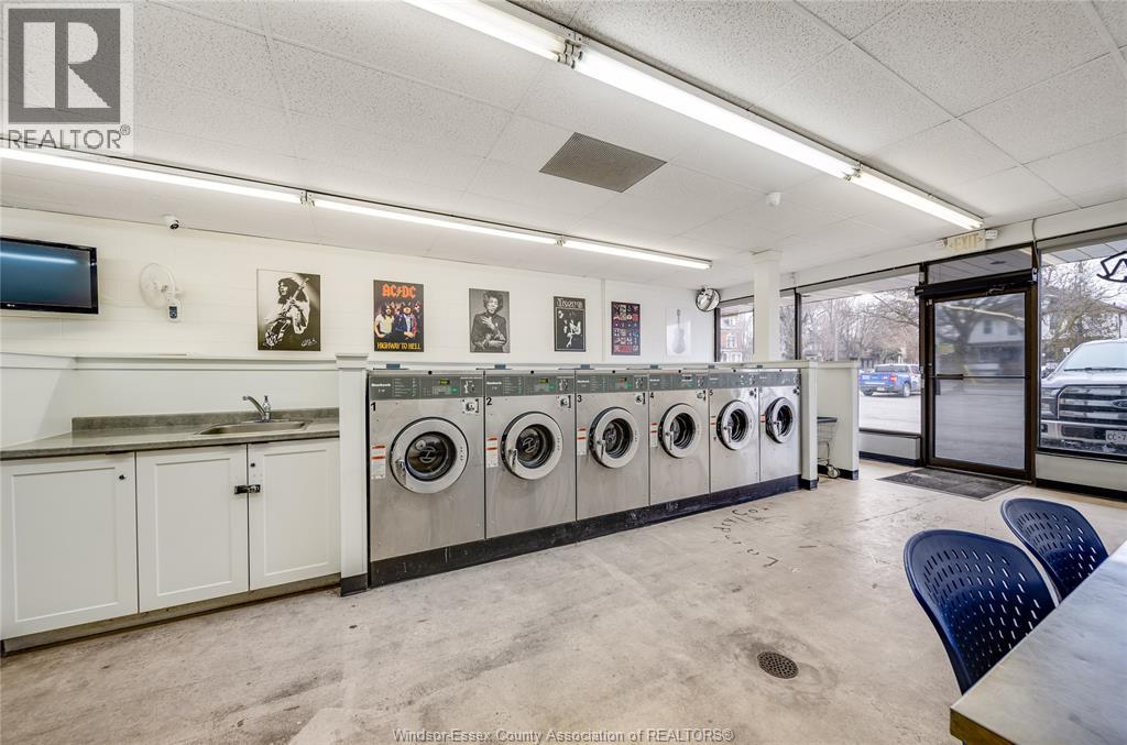 380 Mill Street, Windsor, Ontario  N9C 2R4 - Photo 3 - 26004614